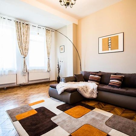 Writer S Street Residence Арад Екстер'єр фото