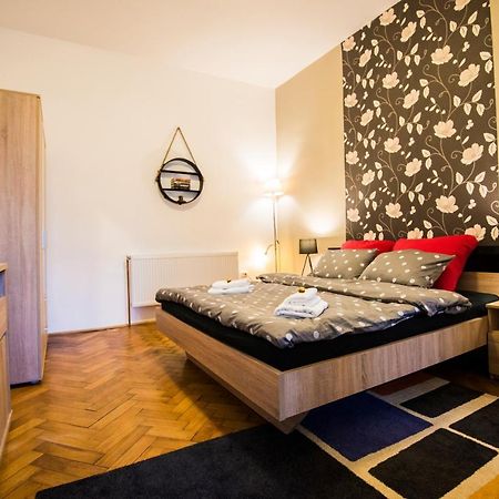 Writer S Street Residence Арад Екстер'єр фото